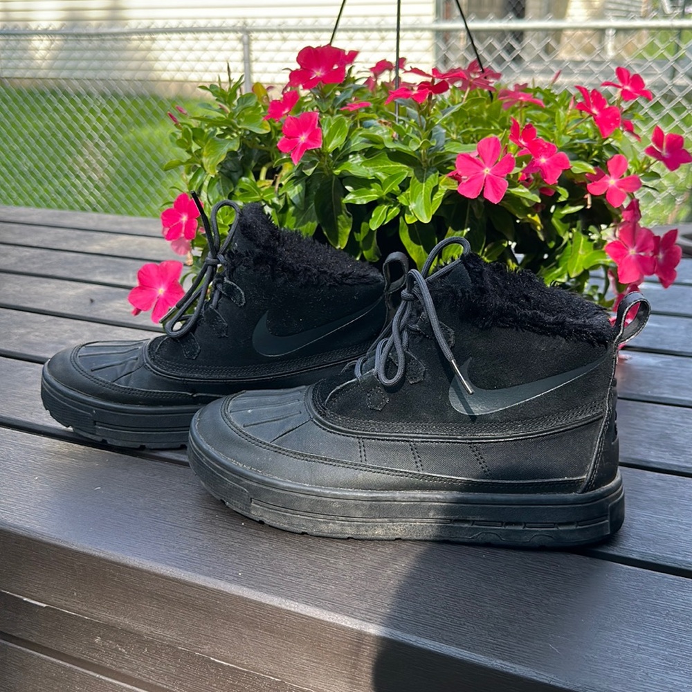 Nike Woodside Chukka 2 Rubber Snow Boots 7 Y sneakers Shoes